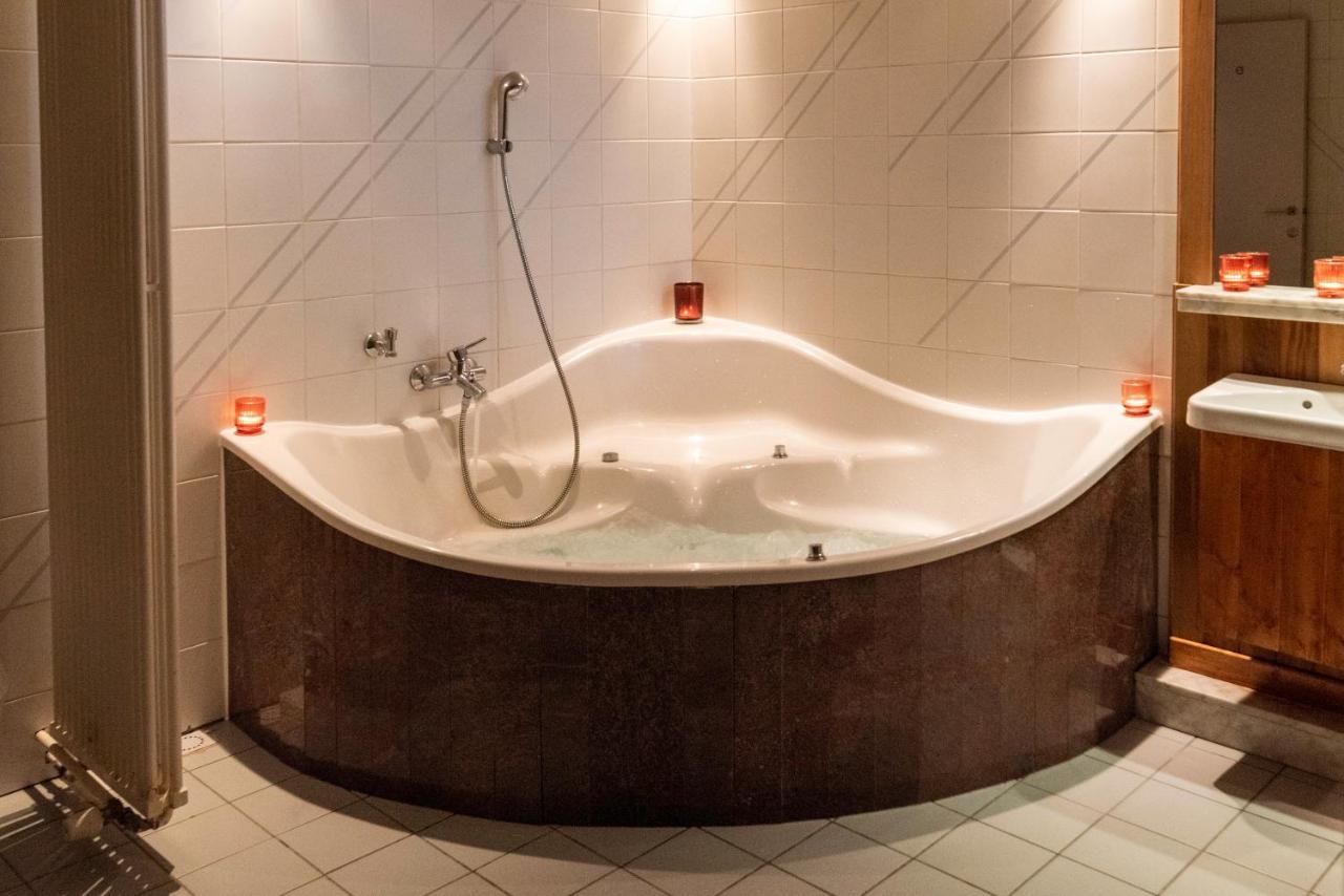 Beautyd Red Room Centrum Gullegem Вевельгем Экстерьер фото